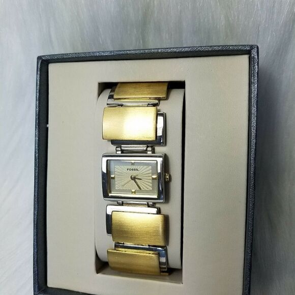 fossil watch  - Picture 1 of 15